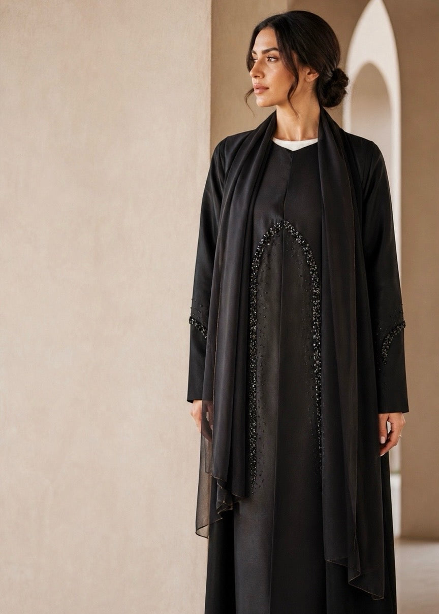 Embroidered Arch Black