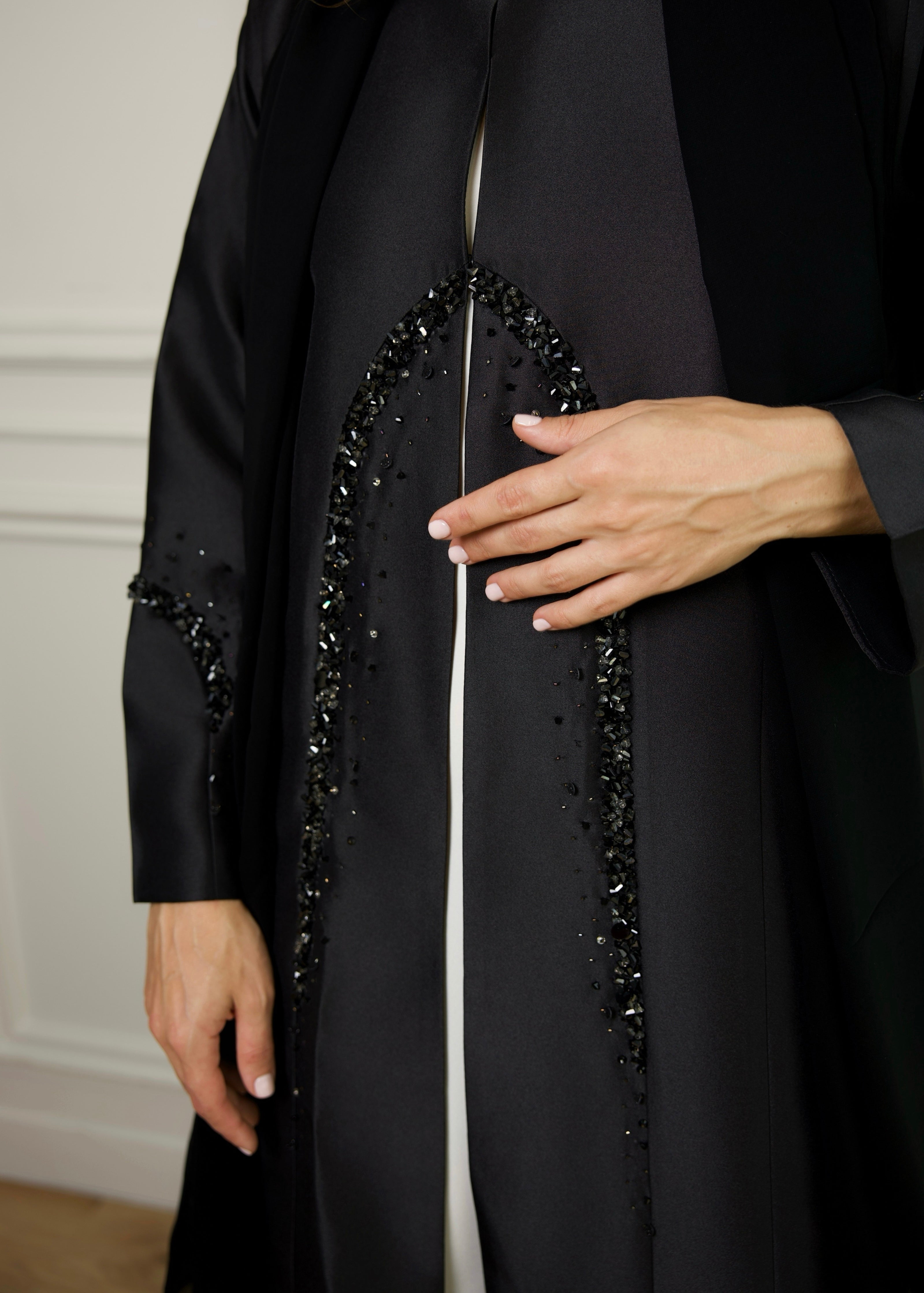 Embroidered Arch Black